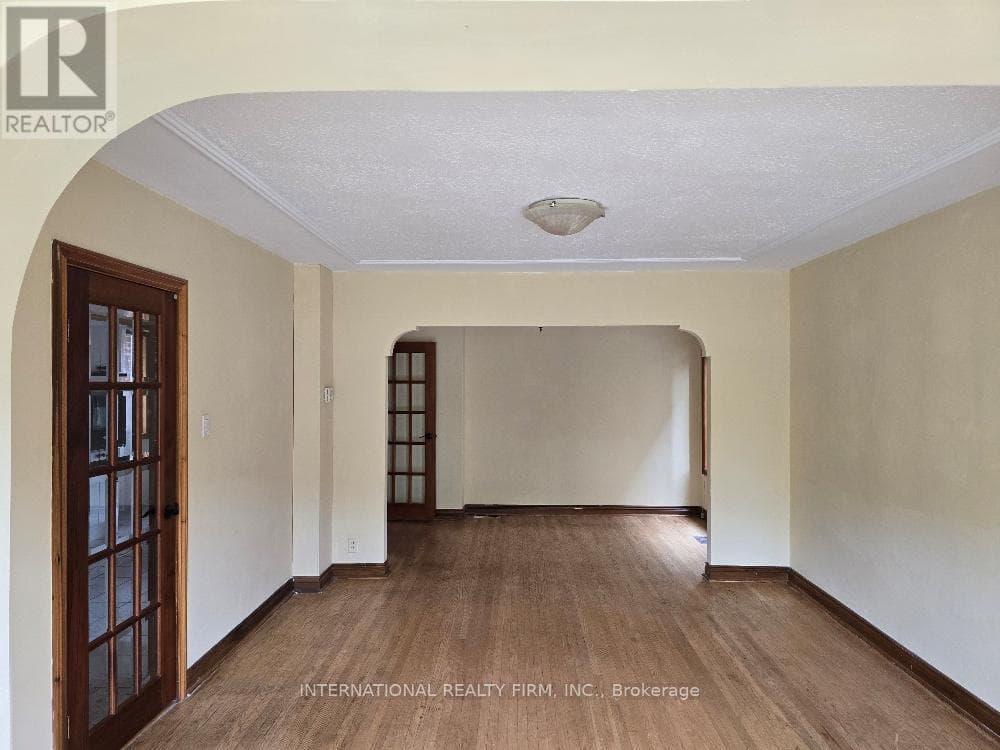 Single Family at 607 Coldstream Avenue, Toronto (Englemount-Lawrence), Ontario - Photo 9 - RE/MAX Garden City Realty