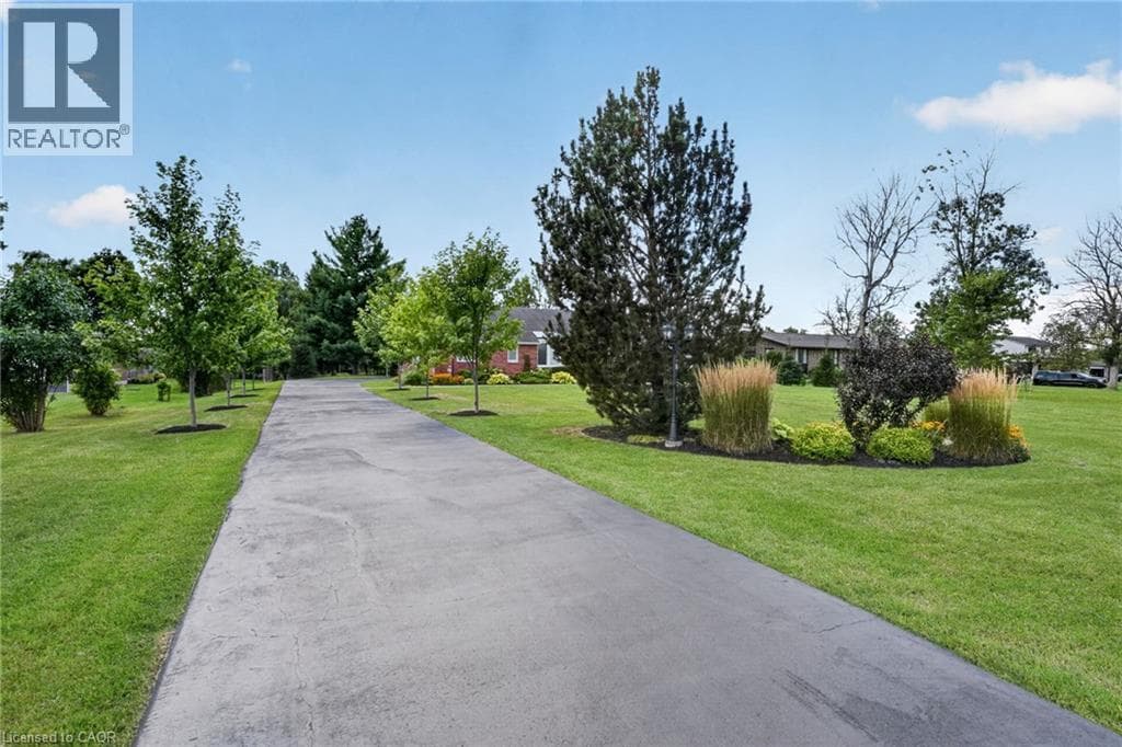 Single Family at 233 CAIRNS Crescent, Fort Erie, Ontario - Photo 4 - RE/MAX Garden City Realty