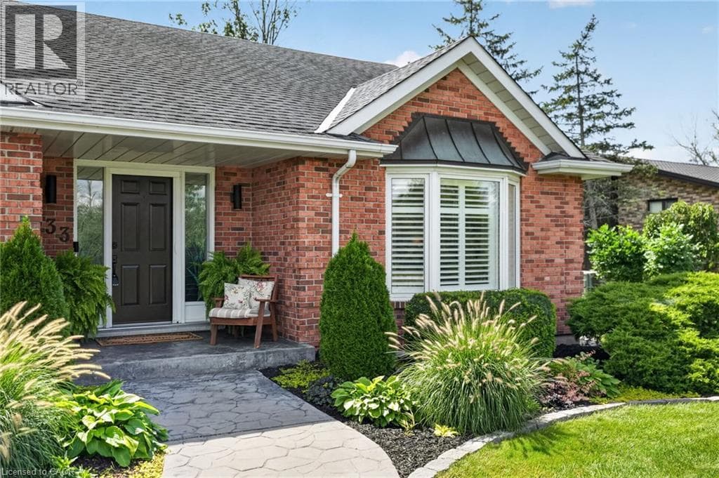 Single Family at 233 CAIRNS Crescent, Fort Erie, Ontario - Photo 6 - RE/MAX Garden City Realty