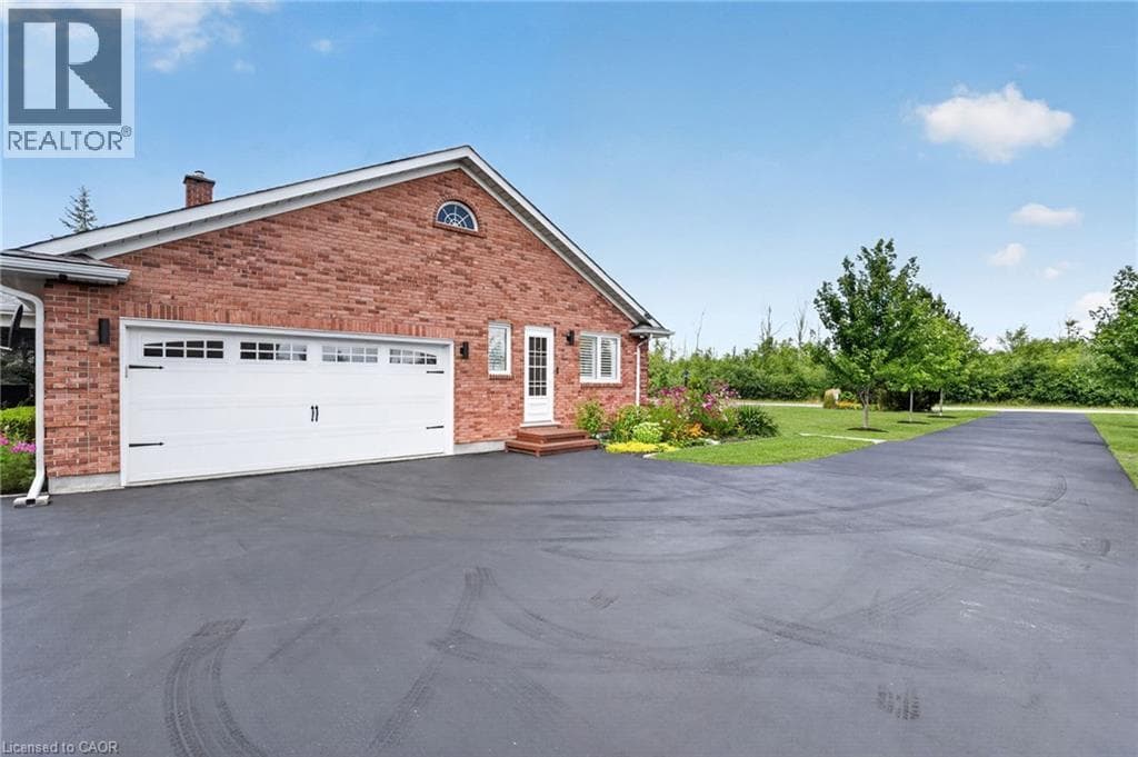 Single Family at 233 CAIRNS Crescent, Fort Erie, Ontario - Photo 7 - RE/MAX Garden City Realty
