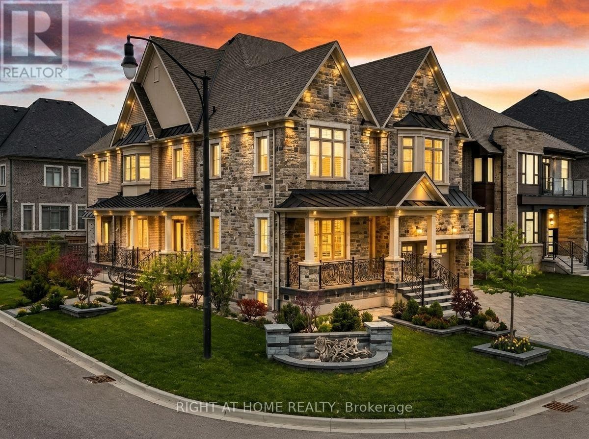 Single Family at 12 Hackwood Heights, Brampton (Northwest Brampton), Ontario - Photo 3 - RE/MAX Garden City Realty