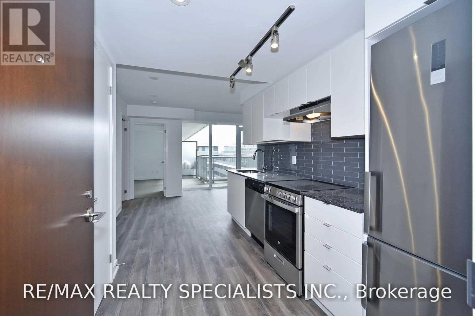 Single Family at 801- 120 Varna Drive, Toronto (Englemount-Lawrence), Ontario - Photo 10 - RE/MAX Garden City Realty