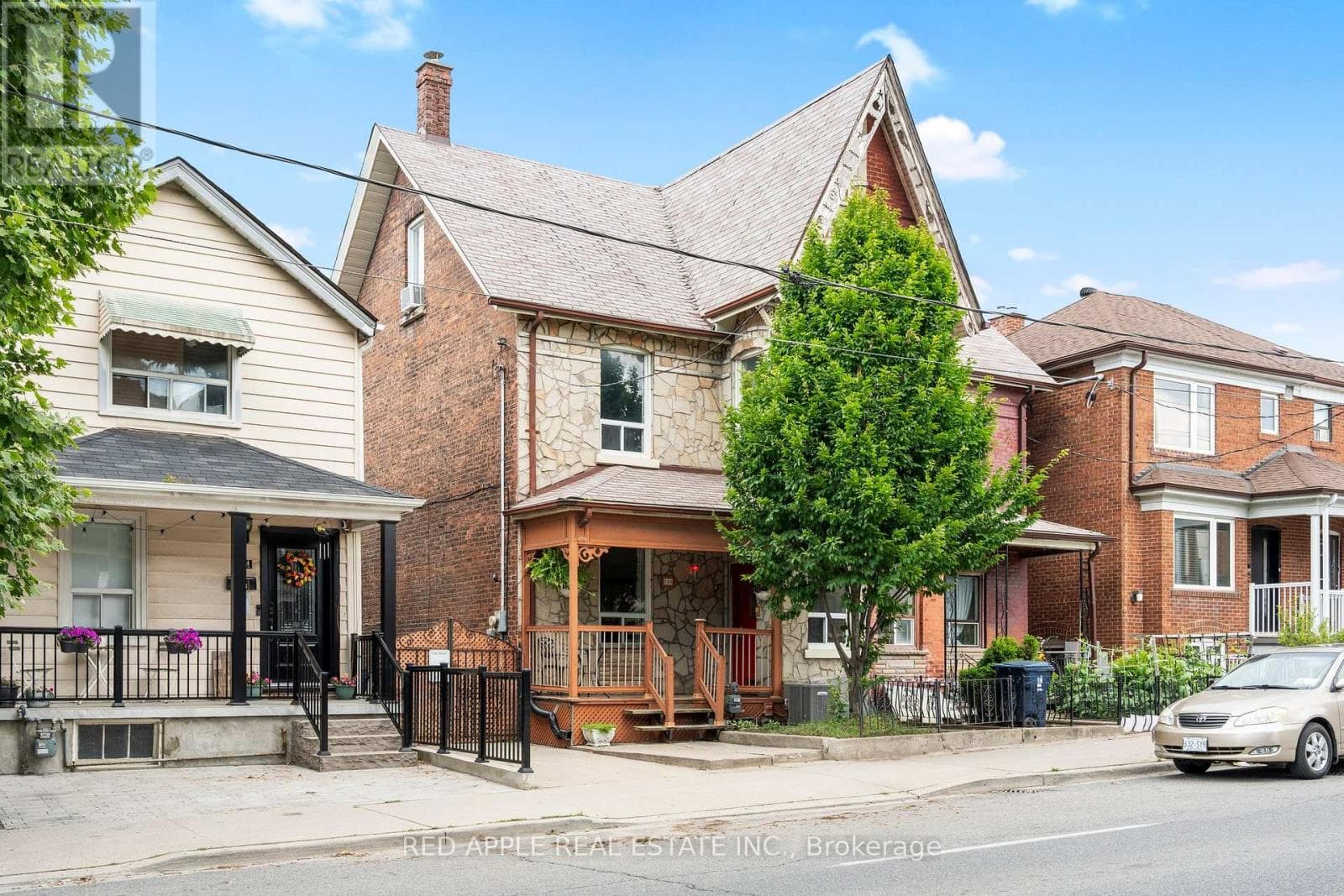 546 Dufferin Street