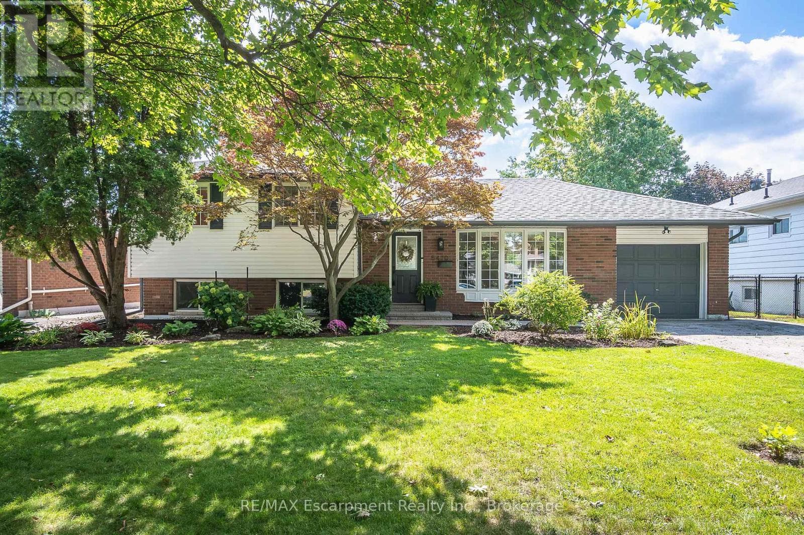 5410 Clive Crescent