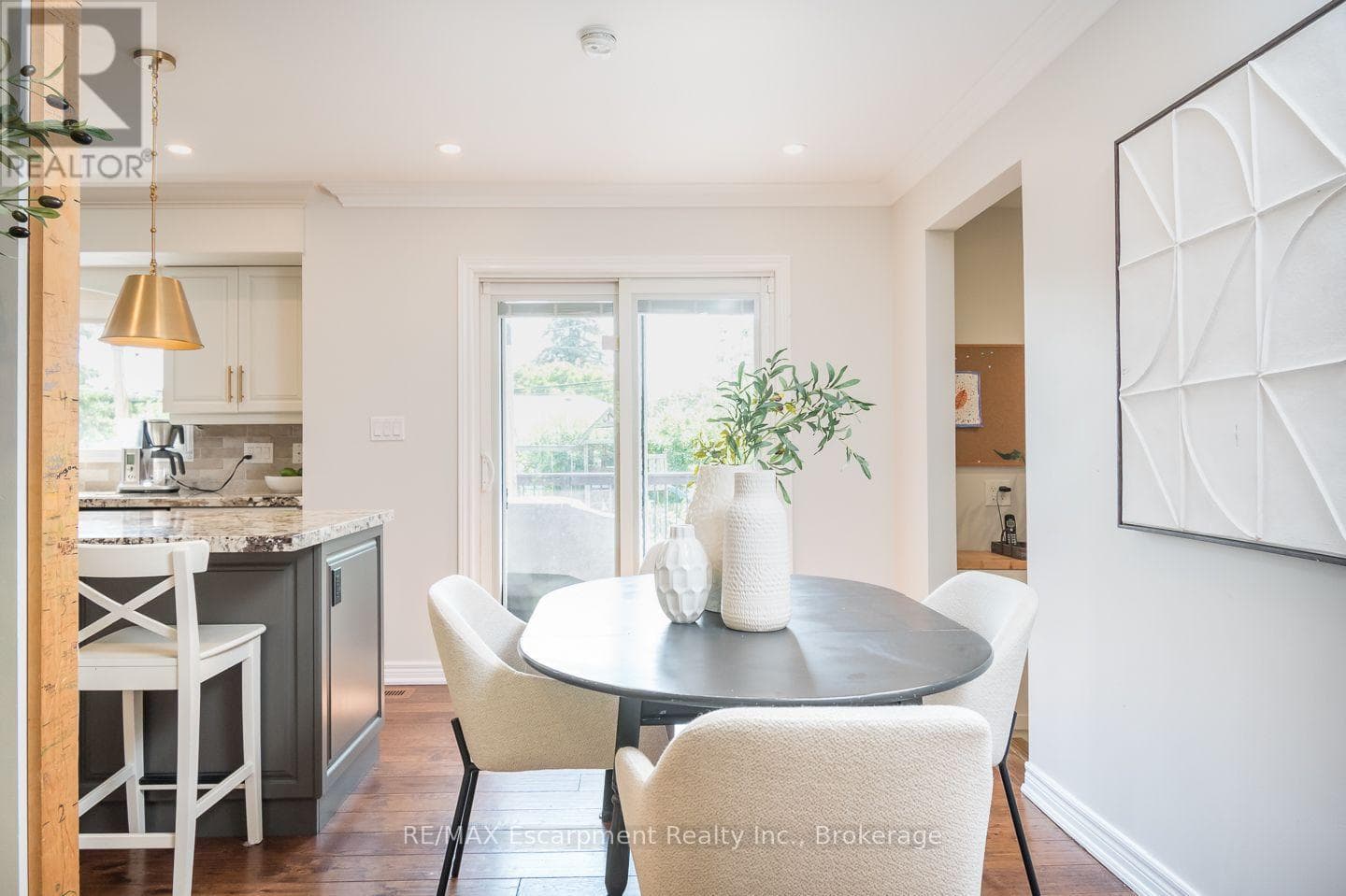 Single Family at 5410 Clive Crescent, Burlington (Appleby), Ontario - Photo 10 - RE/MAX Garden City Realty