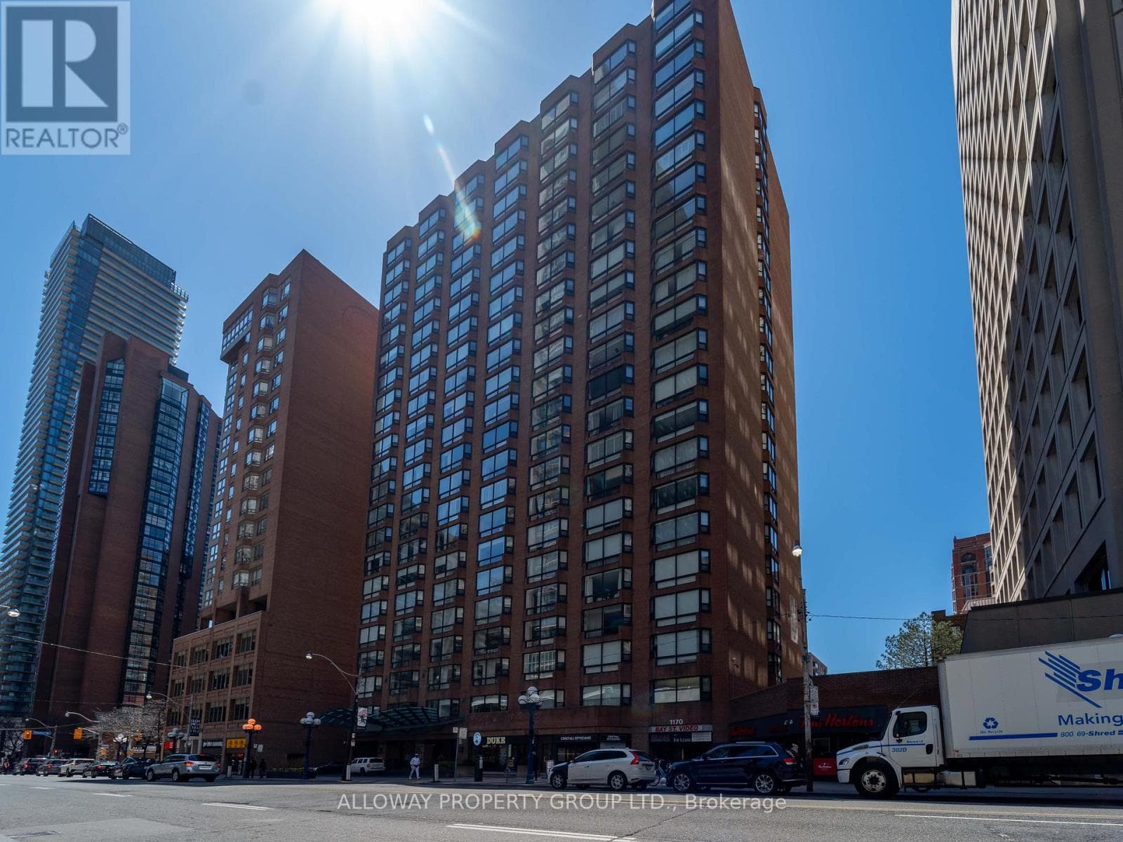 1305- 1166 Bay Street