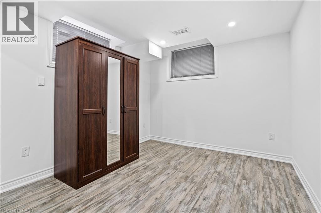 Single Family at Lower- 6087 EAGLEWOOD Drive, Niagara Falls, Ontario - Photo 7 - RE/MAX Garden City Realty