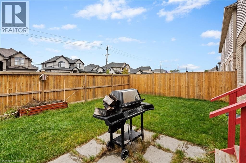 Single Family at Lower- 6087 EAGLEWOOD Drive, Niagara Falls, Ontario - Photo 10 - RE/MAX Garden City Realty