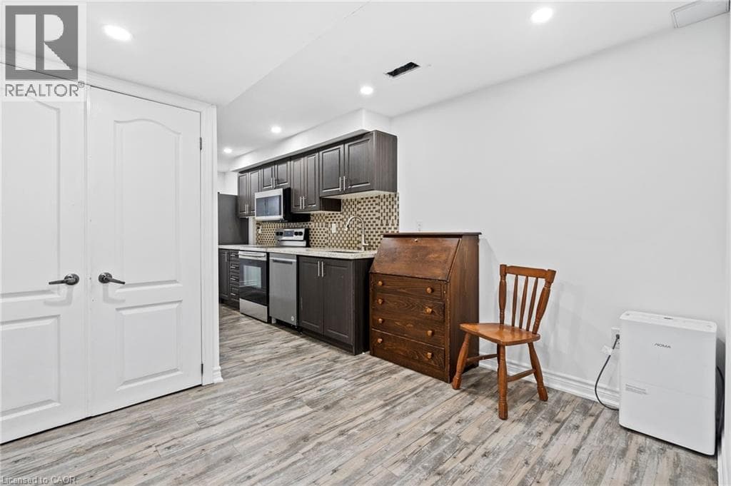 Single Family at Lower- 6087 EAGLEWOOD Drive, Niagara Falls, Ontario - Photo 5 - RE/MAX Garden City Realty