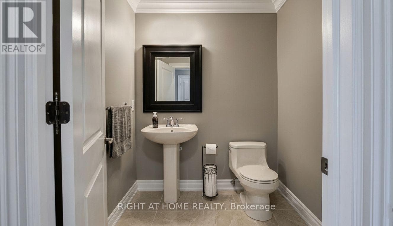 Single Family at 17 Bond Crescent, Richmond Hill (Oak Ridges), Ontario - Photo 8 - RE/MAX Garden City Realty