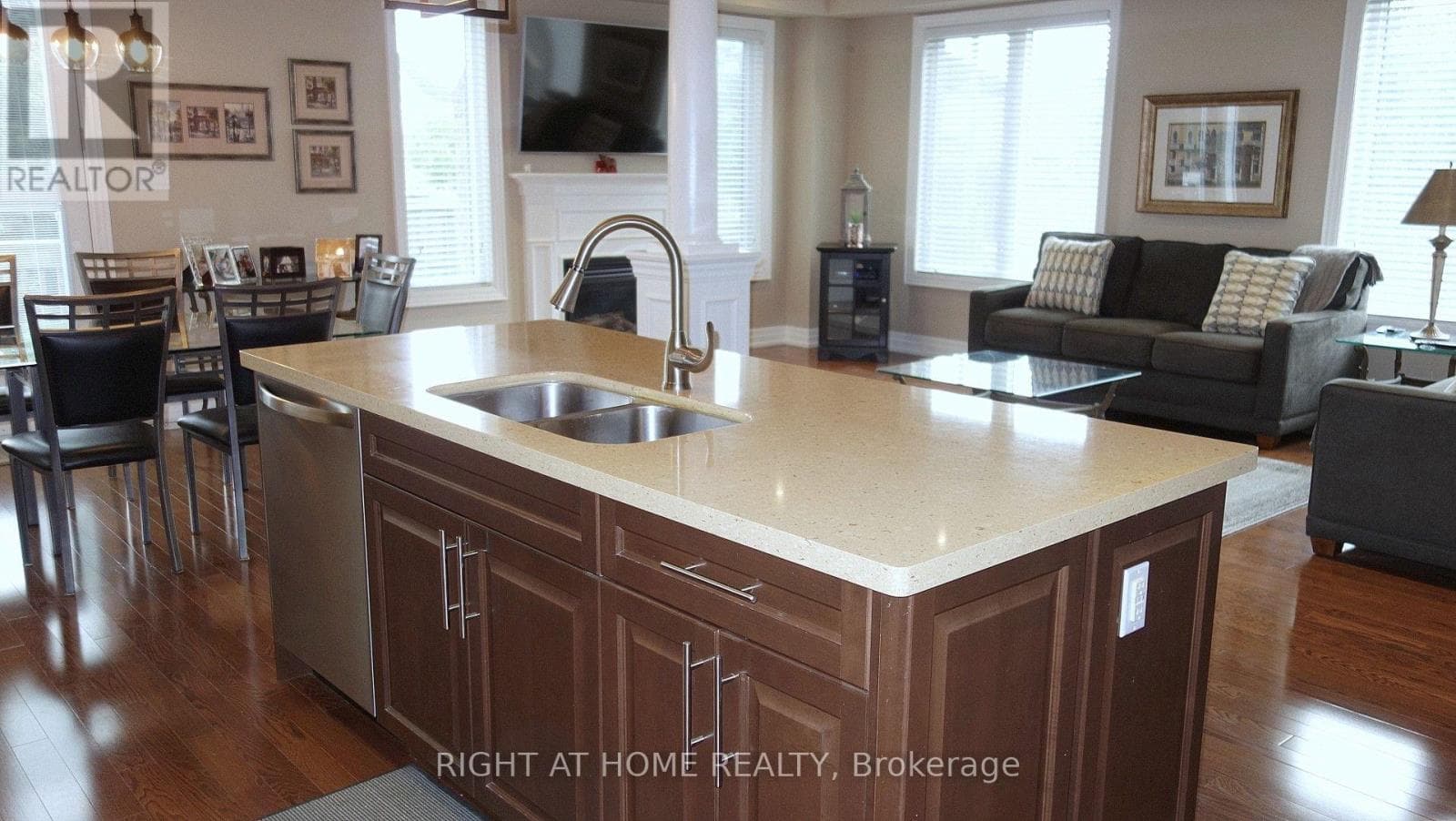 Single Family at 17 Bond Crescent, Richmond Hill (Oak Ridges), Ontario - Photo 10 - RE/MAX Garden City Realty