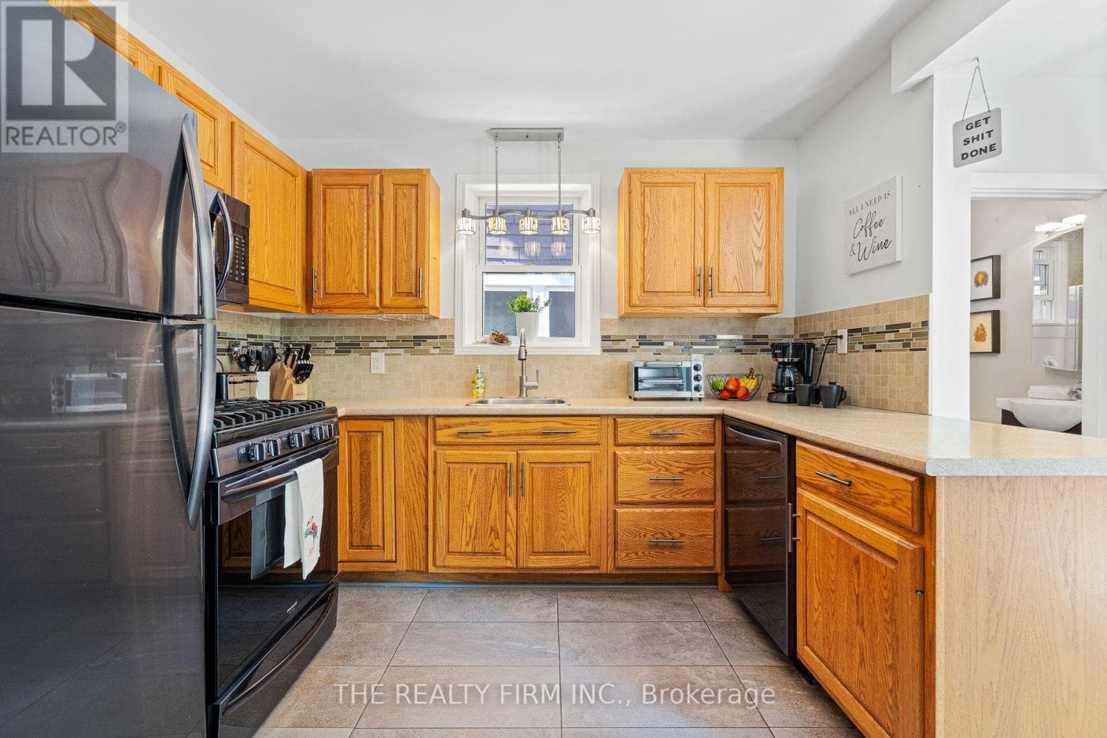 Single Family at 46 Belfast Road, Fort Erie (Crystal Beach), Ontario - Photo 10 - RE/MAX Garden City Realty