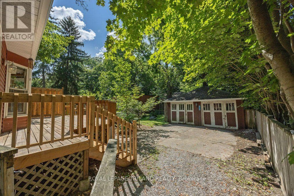 Single Family at 46 Rosebery Place, St. Thomas, Ontario - Photo 2 - RE/MAX Garden City Realty