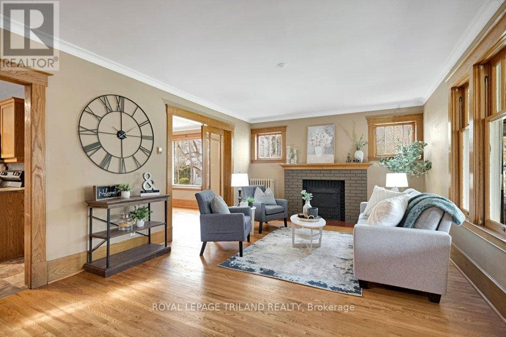 Single Family at 46 Rosebery Place, St. Thomas, Ontario - Photo 3 - RE/MAX Garden City Realty