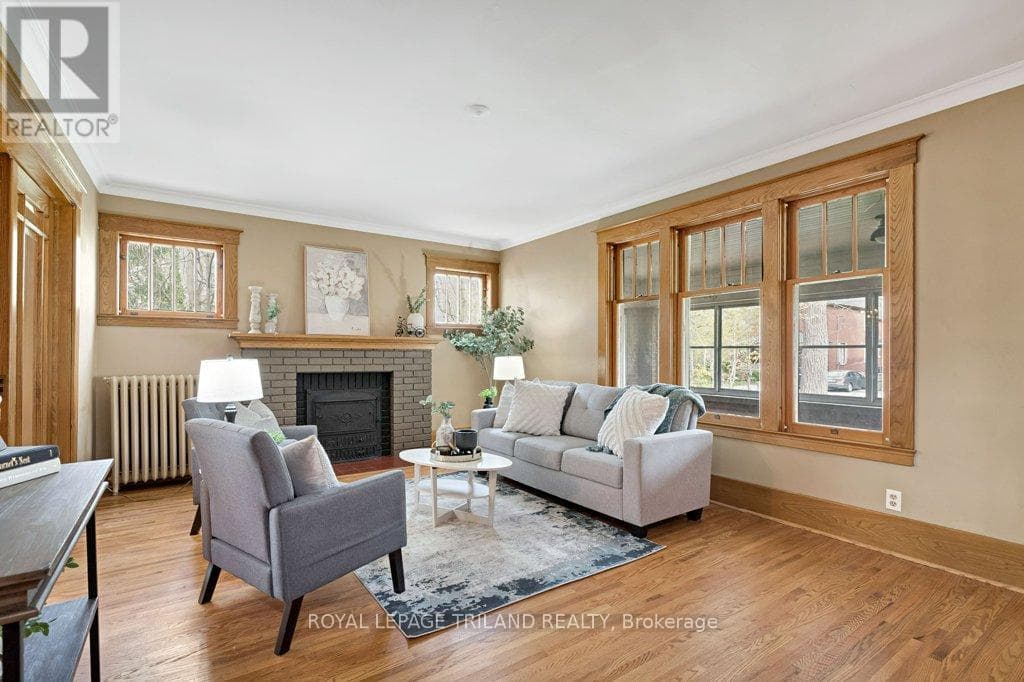 Single Family at 46 Rosebery Place, St. Thomas, Ontario - Photo 5 - RE/MAX Garden City Realty