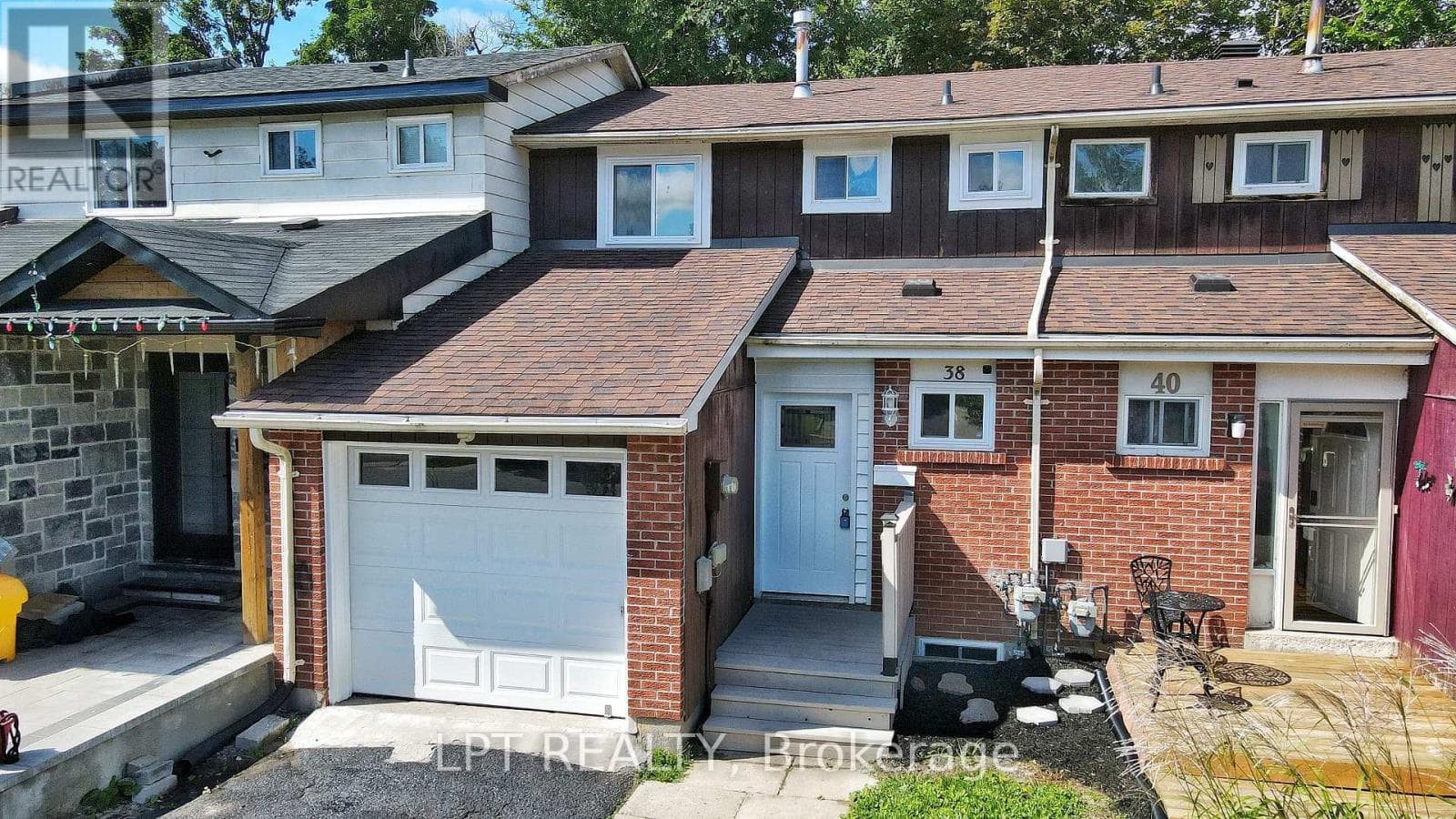 38 Chaucer Crescent
