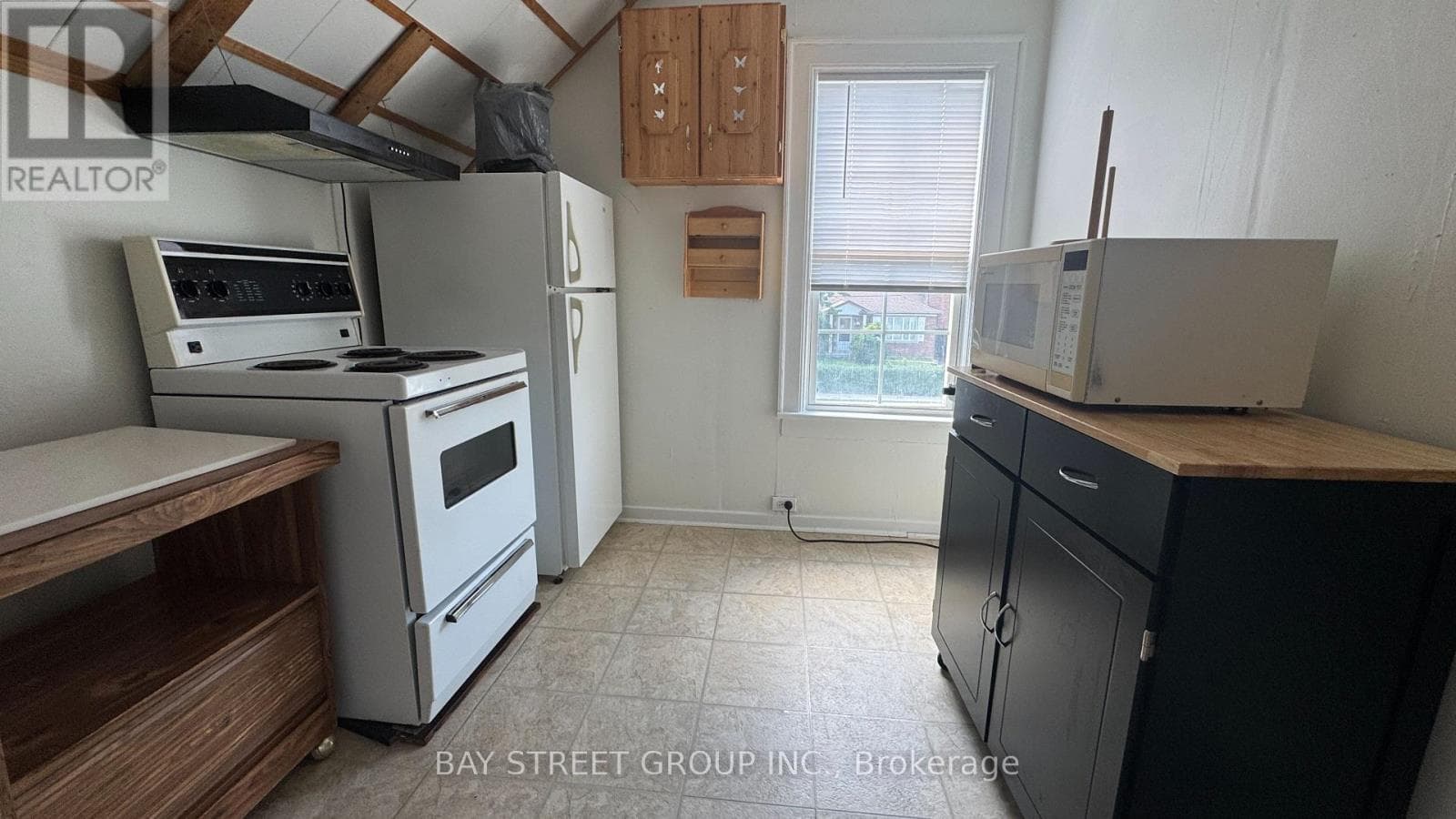Single Family at Upper- 4138 Drummond Road, Niagara Falls (Cherrywood), Ontario - Photo 2 - RE/MAX Garden City Realty