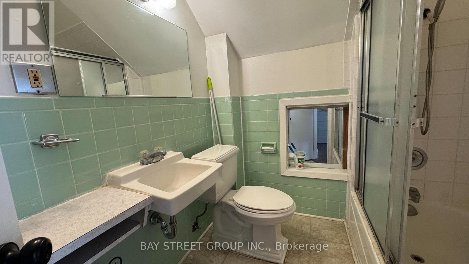 Single Family at Upper- 4138 Drummond Road, Niagara Falls (Cherrywood), Ontario - Photo 7 - RE/MAX Garden City Realty