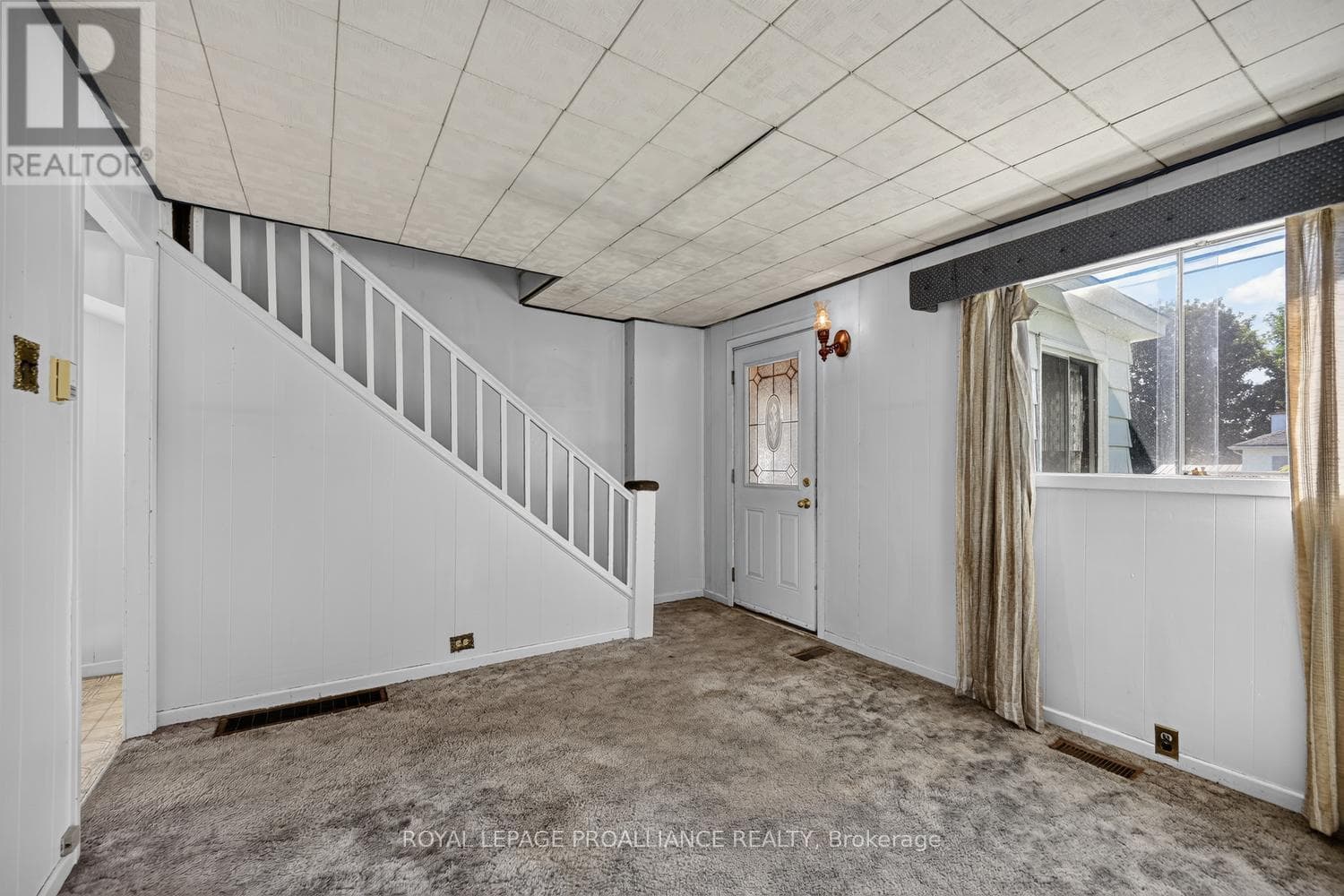 Single Family at 300 Park Street, Prescott, Ontario - Photo 4 - RE/MAX Garden City Realty