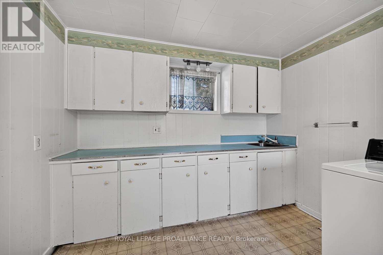 Single Family at 300 Park Street, Prescott, Ontario - Photo 5 - RE/MAX Garden City Realty