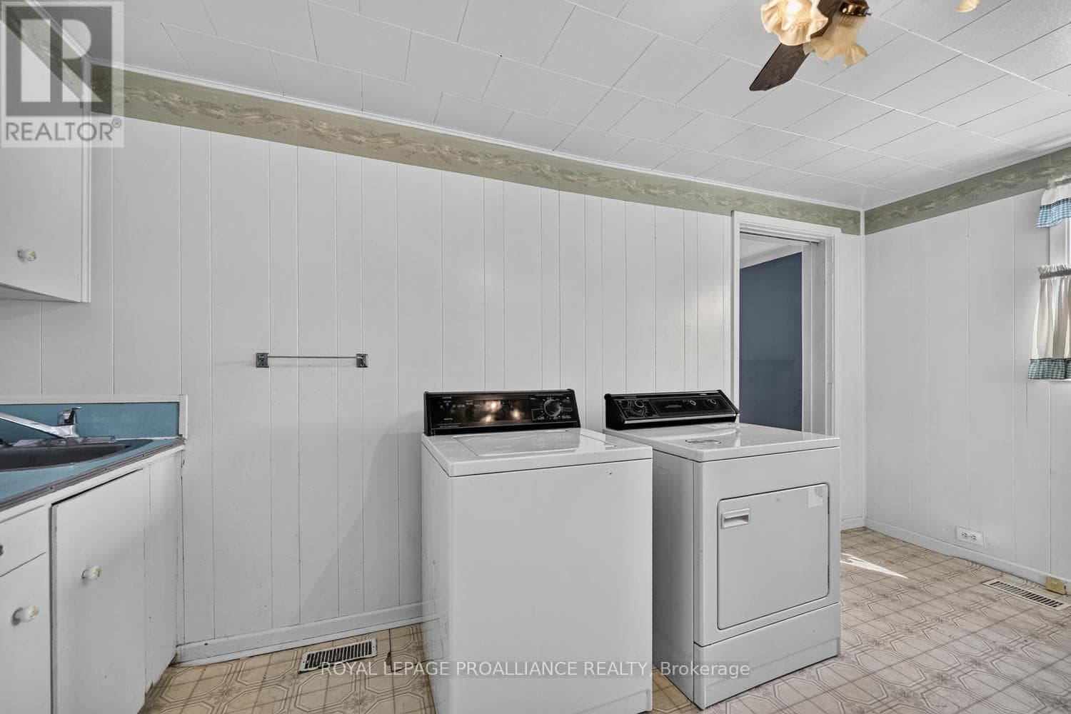 Single Family at 300 Park Street, Prescott, Ontario - Photo 8 - RE/MAX Garden City Realty
