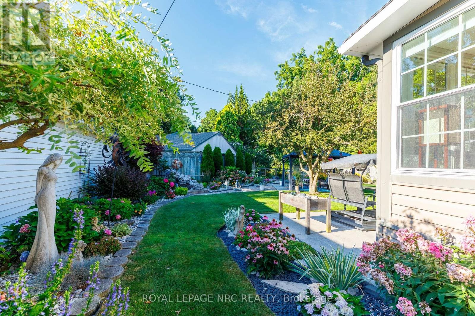 Single Family at 7 Philpark Road, St. Catharines (Port Dalhousie), Ontario - Photo 3 - RE/MAX Garden City Realty