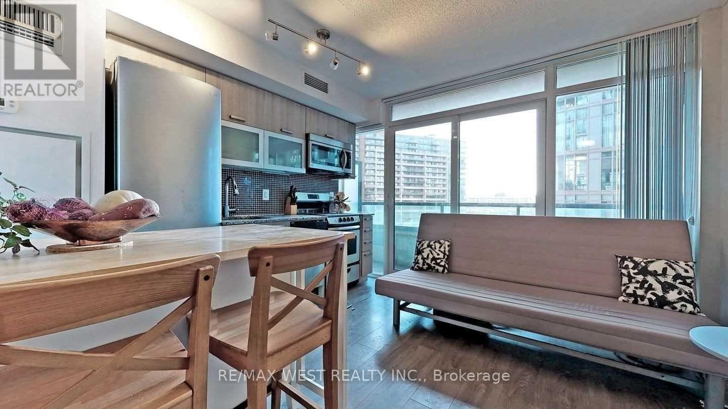 Single Family at 720- 36 Lisgar Street, Toronto (Little Portugal), Ontario - Photo 4 - RE/MAX Garden City Realty