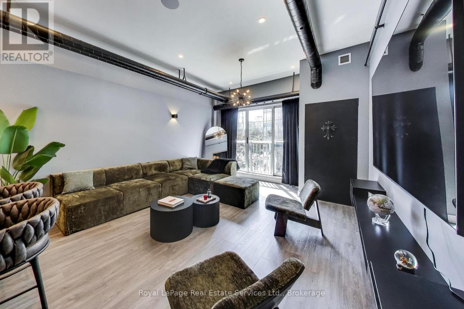 Single Family at 202- 766 King Street, Toronto (Niagara), Ontario - Photo 3 - RE/MAX Garden City Realty