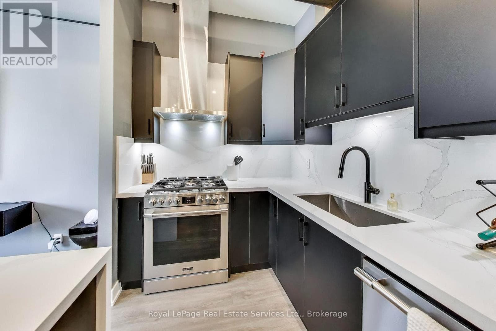 Single Family at 202- 766 King Street, Toronto (Niagara), Ontario - Photo 8 - RE/MAX Garden City Realty
