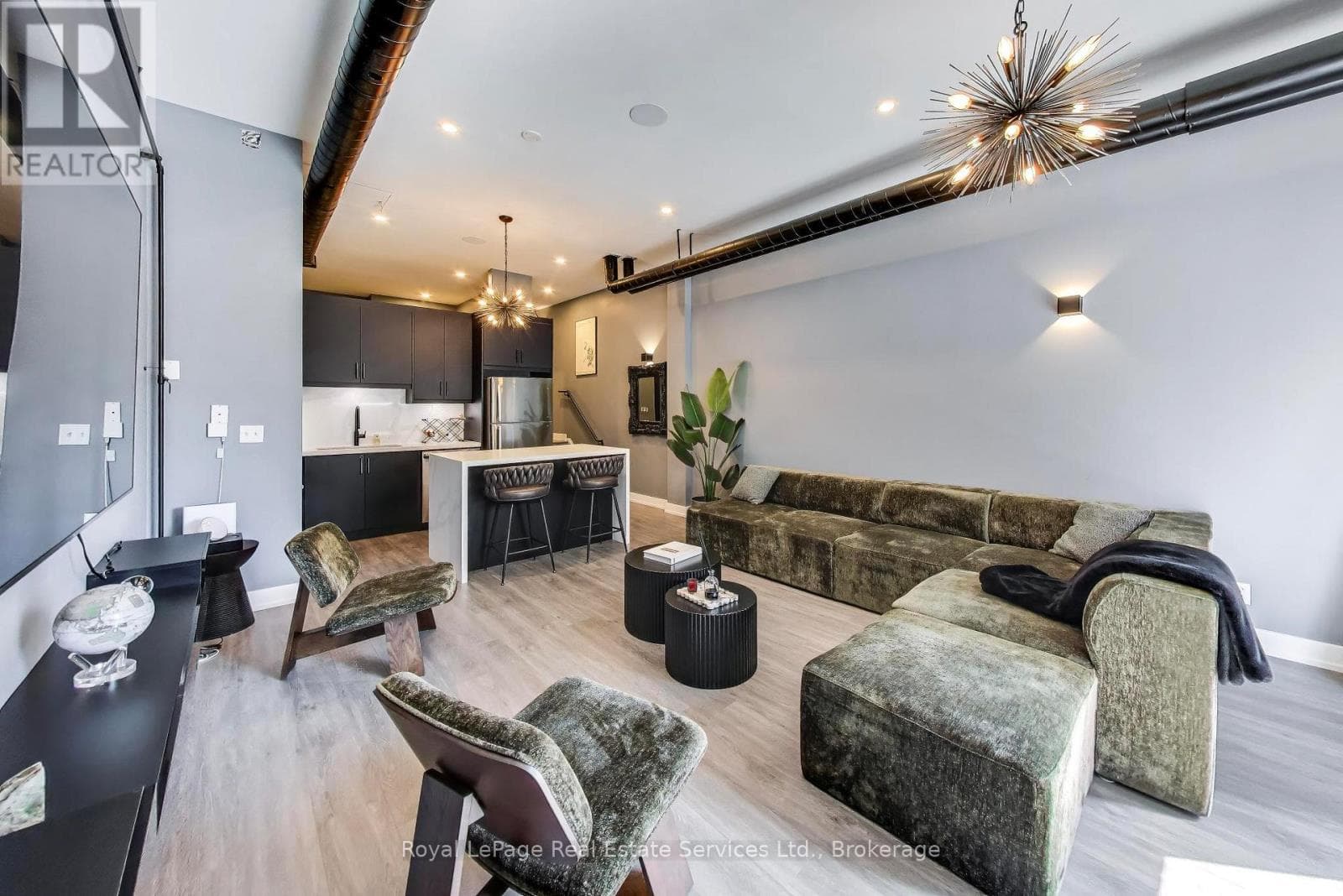 Single Family at 202- 766 King Street, Toronto (Niagara), Ontario - Photo 4 - RE/MAX Garden City Realty