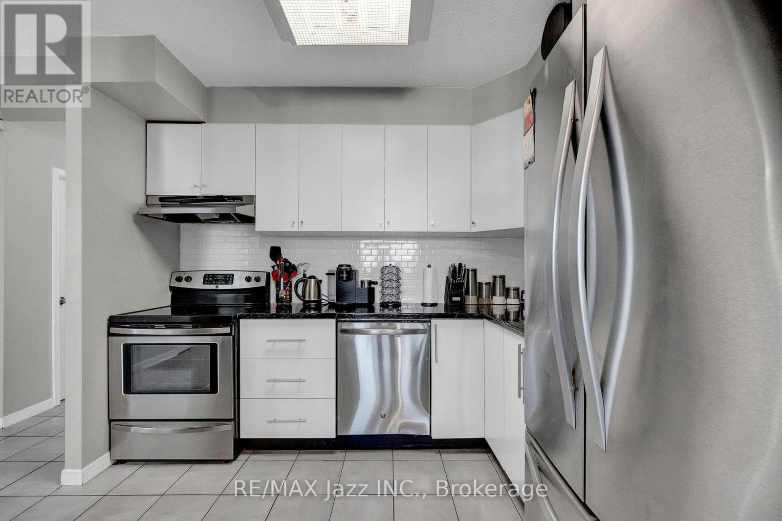 Single Family at 608- 80 Athol Street, Oshawa (Central), Ontario - Photo 6 - RE/MAX Garden City Realty