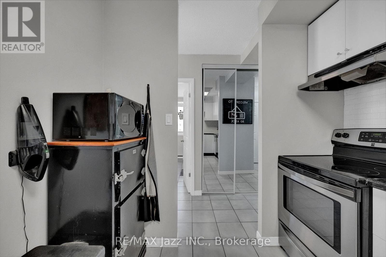 Single Family at 608- 80 Athol Street, Oshawa (Central), Ontario - Photo 7 - RE/MAX Garden City Realty