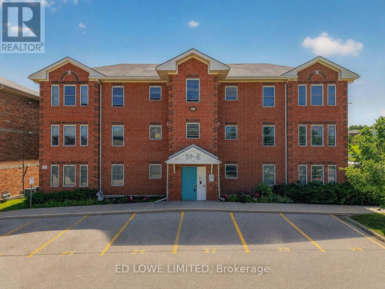 E-202- 59 ARCH BROWN Court