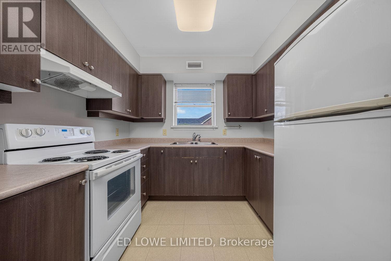 Single Family at E-202- 59 ARCH BROWN Court, Barrie (East Bayfield), Ontario - Photo 5 - RE/MAX Garden City Realty