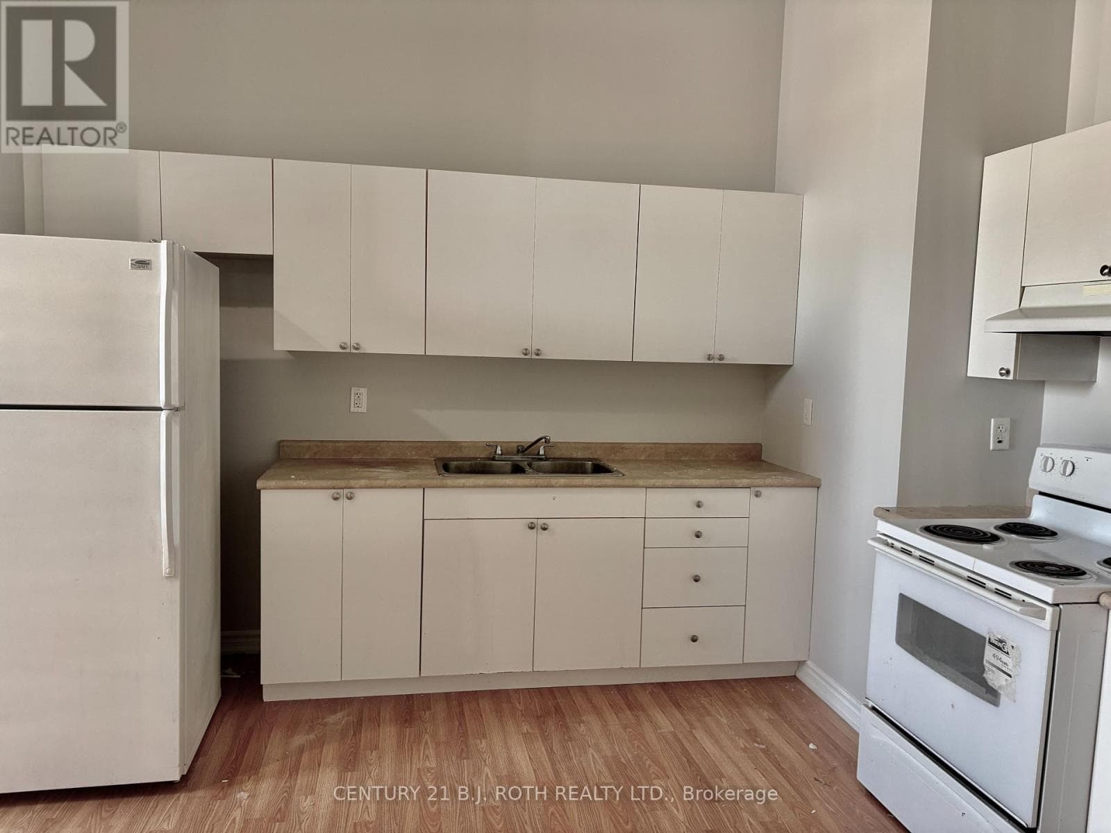 Multi-family at 302- 19 Dunlop Street, Barrie (City Centre), Ontario - Photo 5 - RE/MAX Garden City Realty