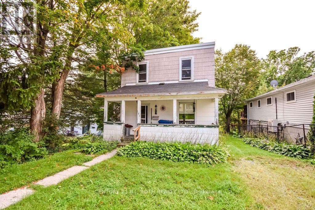 Single Family at 183 CEDAR Street, Orillia, Ontario - Photo 3 - RE/MAX Garden City Realty
