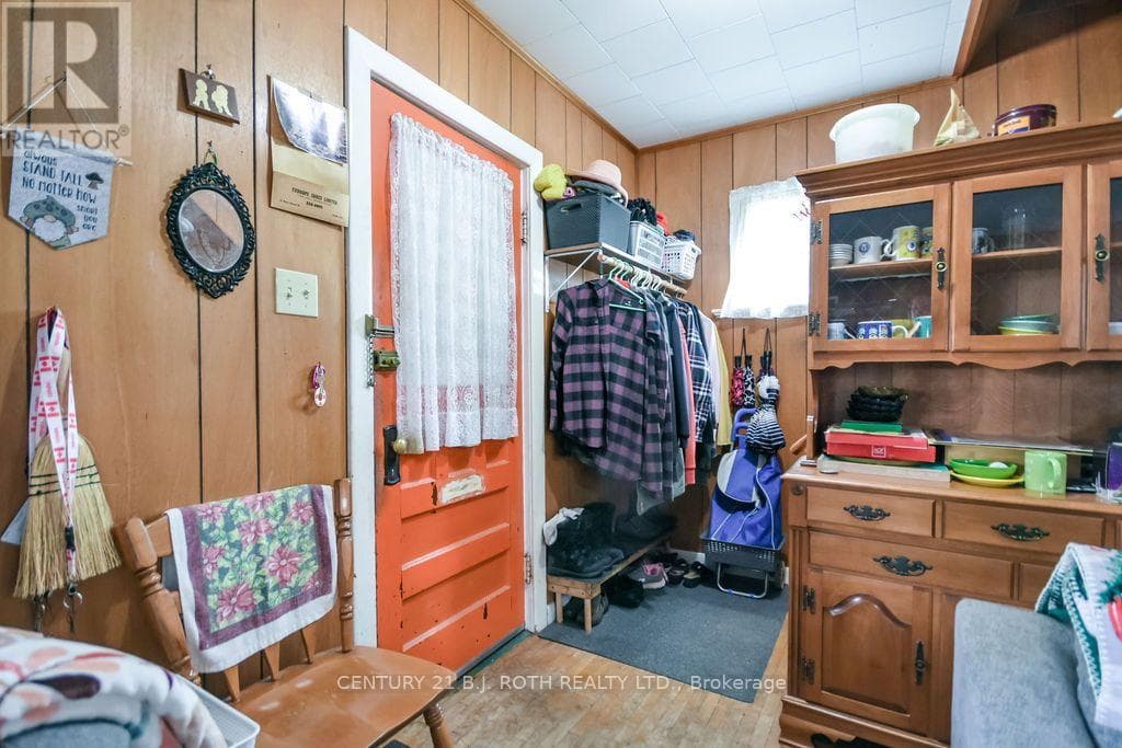 Single Family at 183 CEDAR Street, Orillia, Ontario - Photo 8 - RE/MAX Garden City Realty