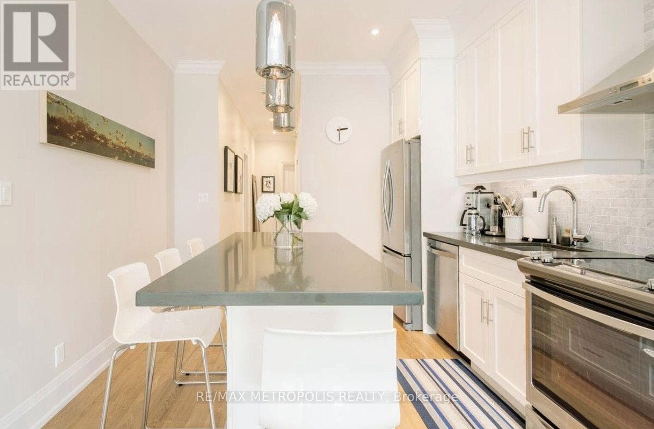 Single Family at Main Floor- 72 Grace Street, Toronto (Trinity-Bellwoods), Ontario - Photo 4 - RE/MAX Garden City Realty