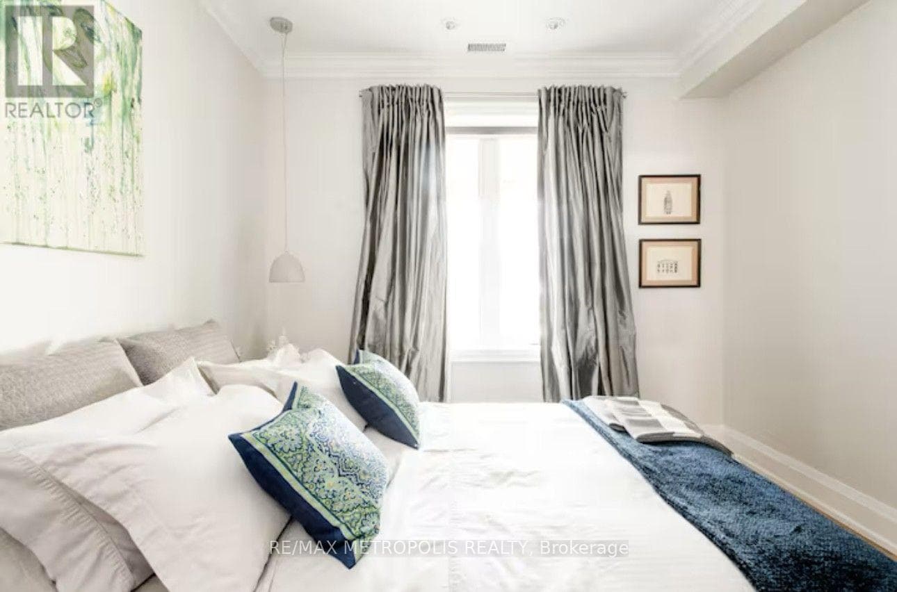 Single Family at Main Floor- 72 Grace Street, Toronto (Trinity-Bellwoods), Ontario - Photo 6 - RE/MAX Garden City Realty