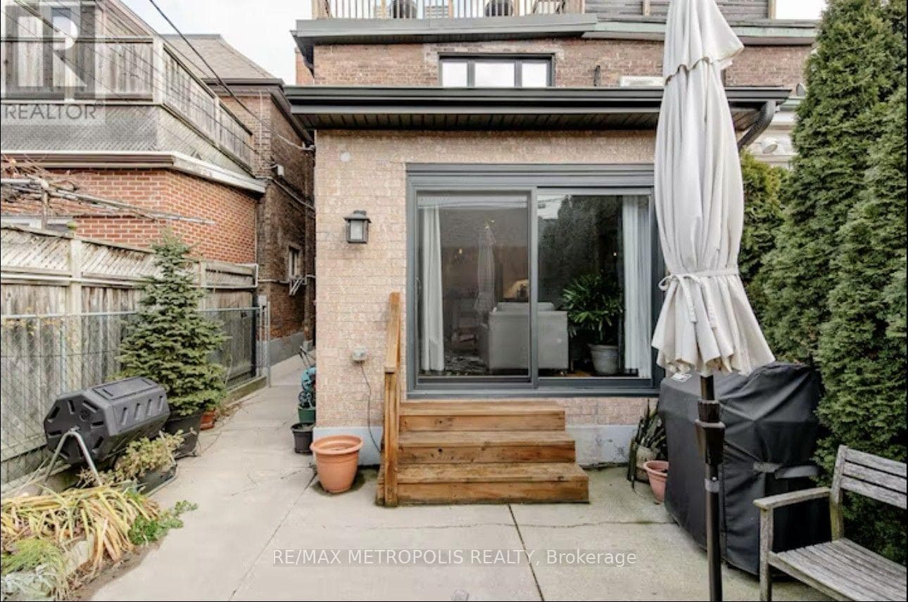 Single Family at Main Floor- 72 Grace Street, Toronto (Trinity-Bellwoods), Ontario - Photo 9 - RE/MAX Garden City Realty