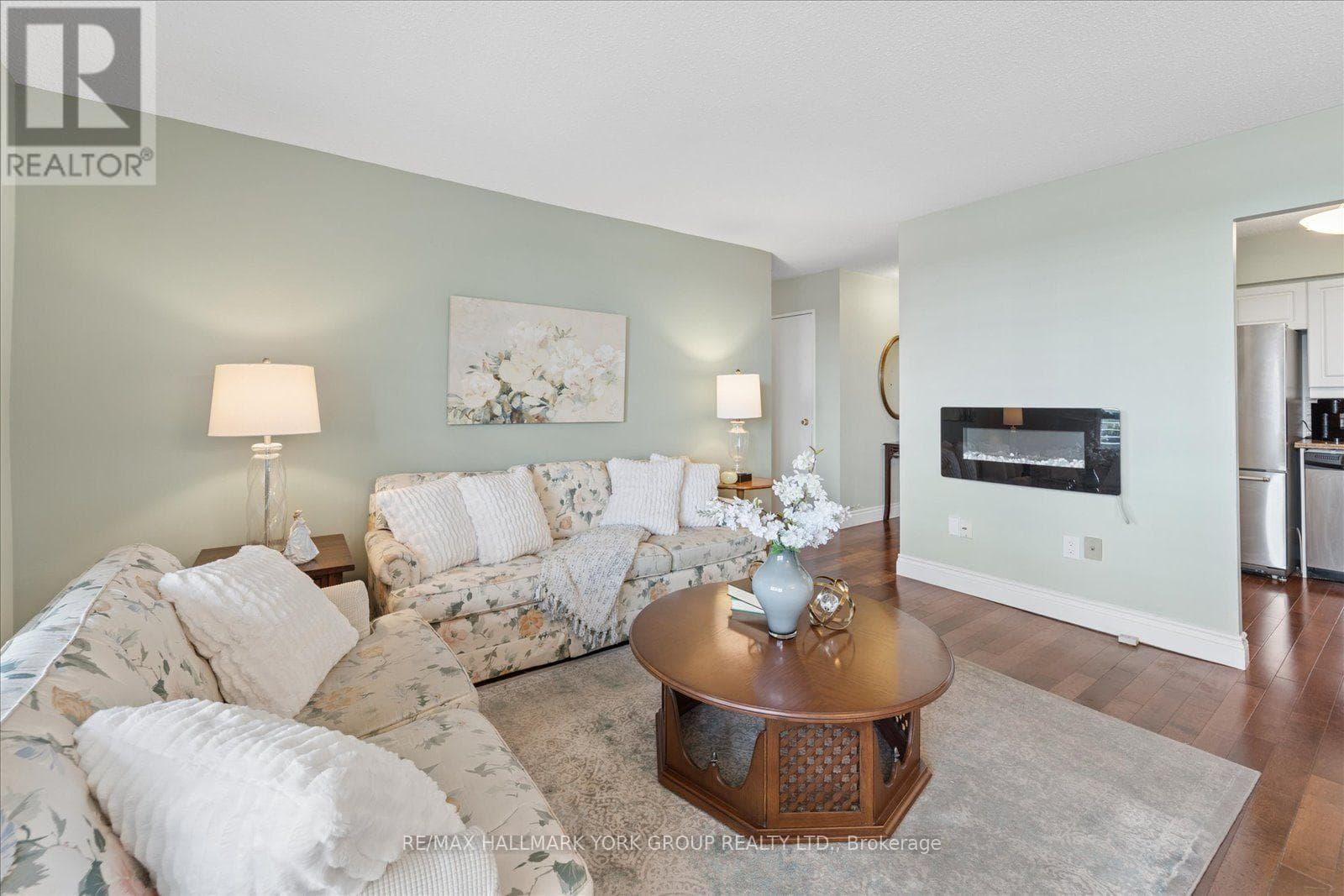 Single Family at 405- 20 William Roe Boulevard, Newmarket (Central Newmarket), Ontario - Photo 10 - RE/MAX Garden City Realty