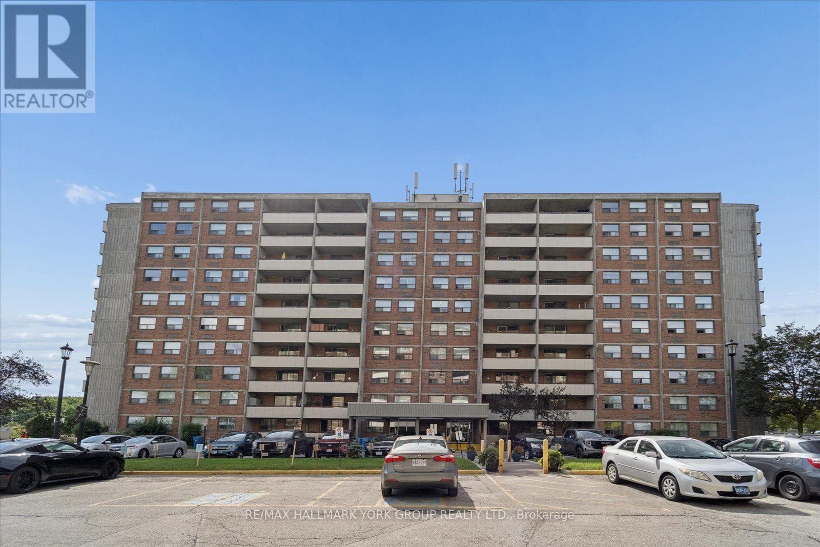 Single Family at 405- 20 William Roe Boulevard, Newmarket (Central Newmarket), Ontario - Photo 2 - RE/MAX Garden City Realty