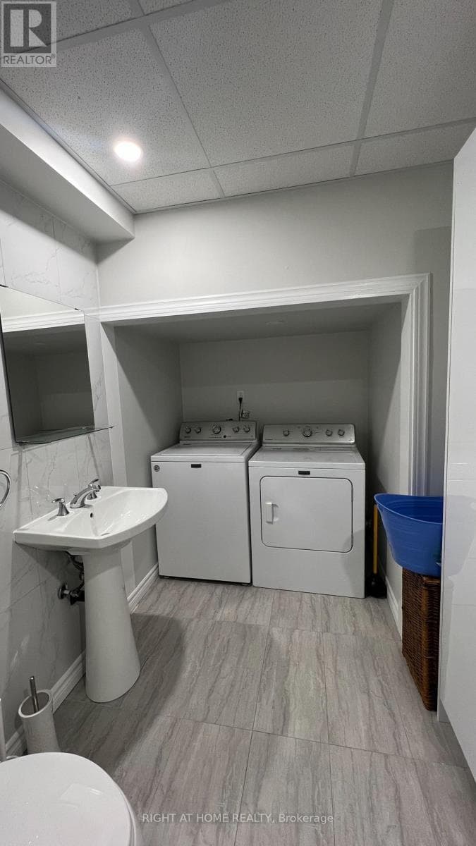 Single Family at 9 Claudview Street, King (King City), Ontario - Photo 5 - RE/MAX Garden City Realty