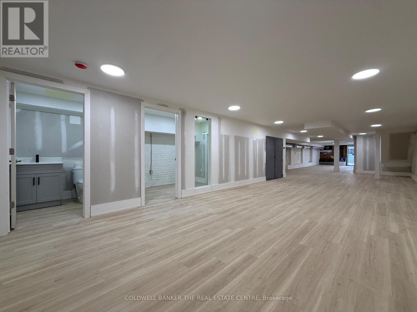Retail at 206 Cedar Street, Newmarket (Central Newmarket), Ontario - Photo 9 - RE/MAX Garden City Realty