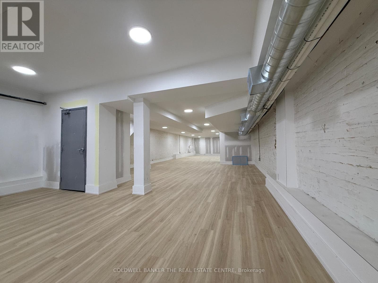 Retail at 206 Cedar Street, Newmarket (Central Newmarket), Ontario - Photo 6 - RE/MAX Garden City Realty