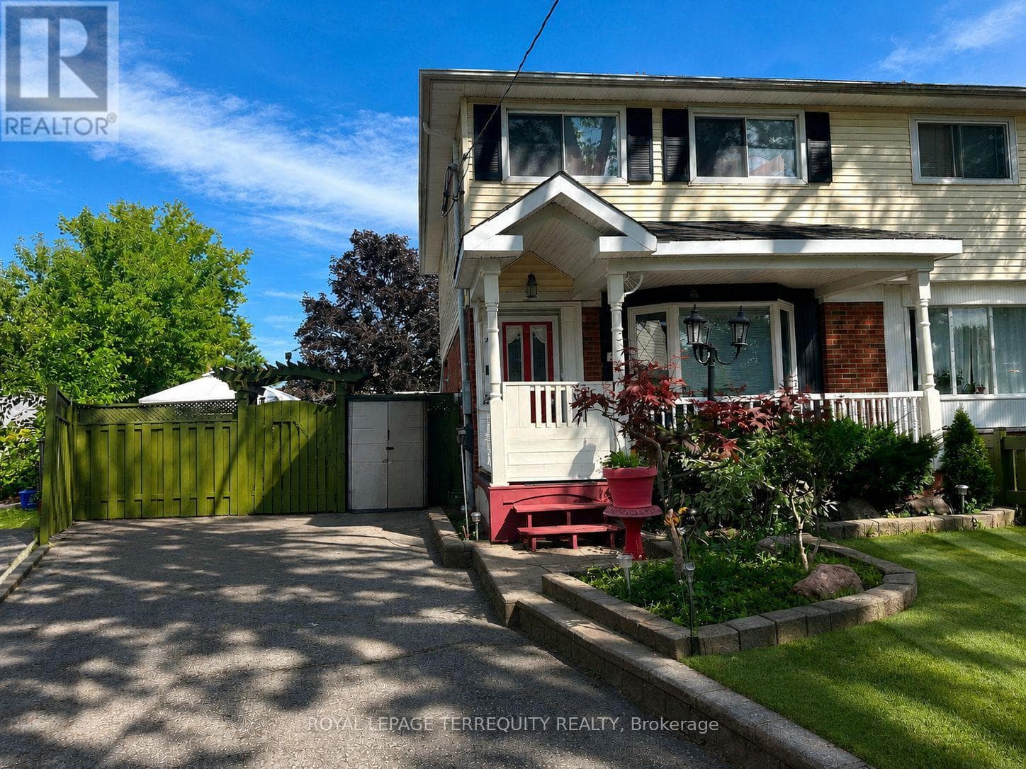 235 Barkley Crescent