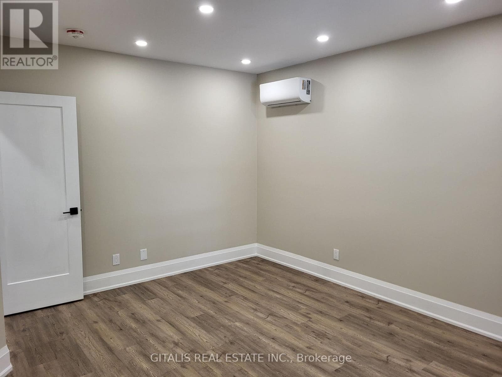 Single Family at Main Floor- 195 Oakmount Road, Toronto (High Park North), Ontario - Photo 5 - RE/MAX Garden City Realty