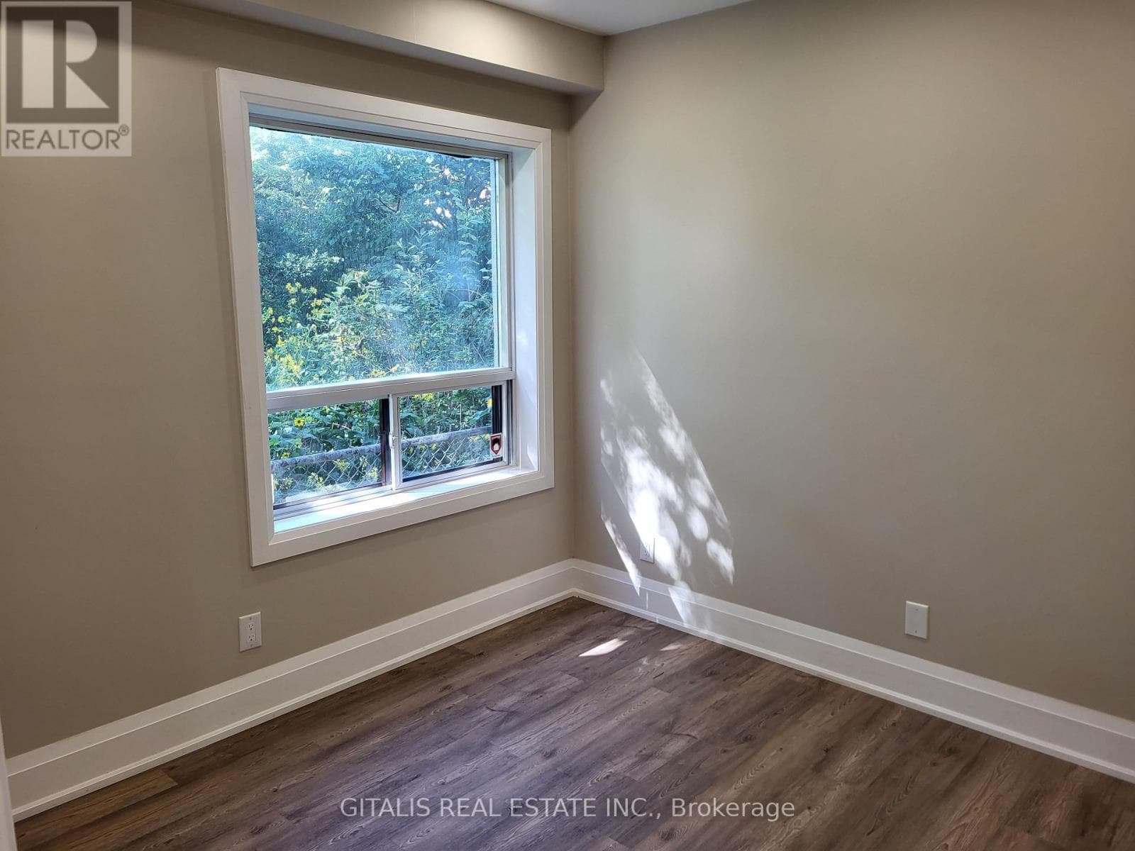 Single Family at Main Floor- 195 Oakmount Road, Toronto (High Park North), Ontario - Photo 7 - RE/MAX Garden City Realty