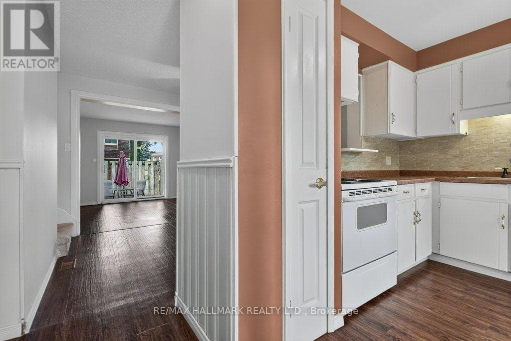Single Family at 1- 75 Ventura Drive, St. Catharines (Haig), Ontario - Photo 4 - RE/MAX Garden City Realty
