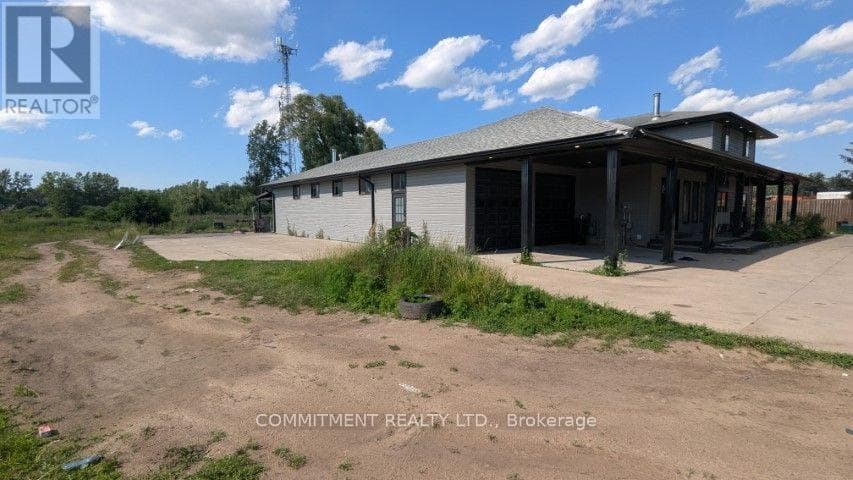 Single Family at 1988 River Road, London East (East A), Ontario - Photo 4 - RE/MAX Garden City Realty